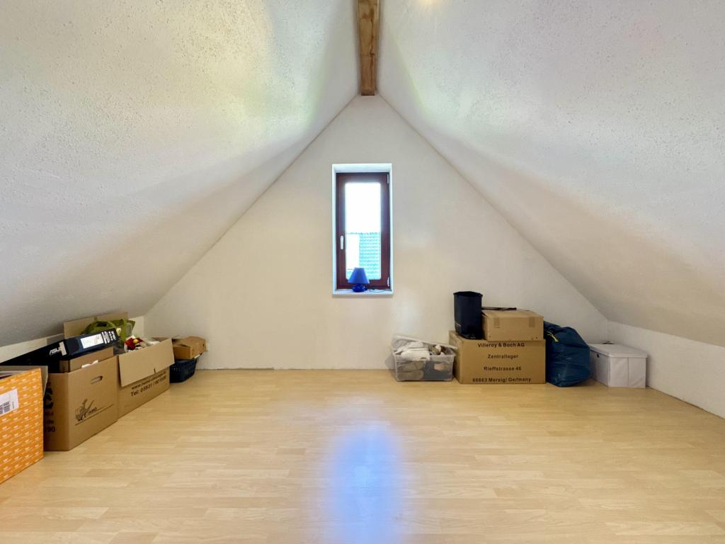 Zimmer 1  (ausgebauter Dachboden)