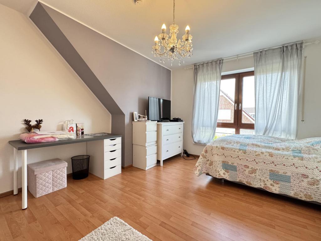 Schlafzimmer 1