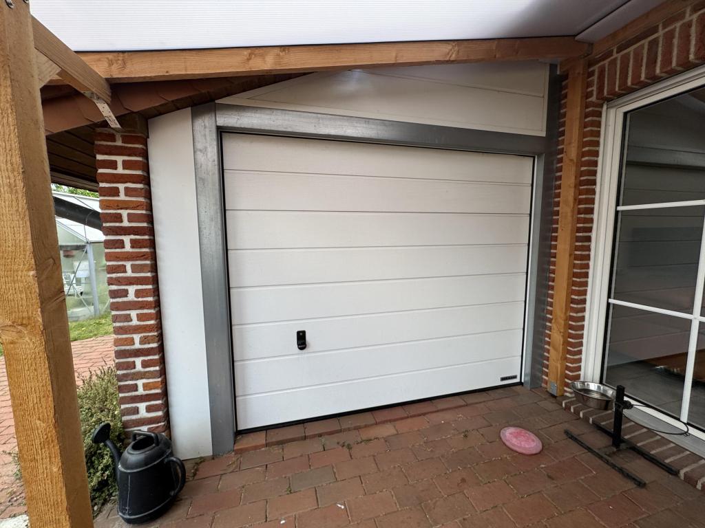 Zusätzlicher Geräteraum (angrenzend an Terrasse)