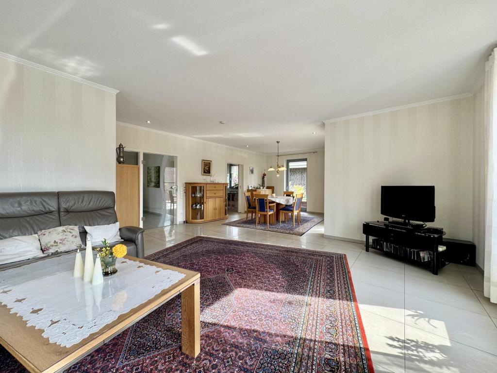 Wohn-/Esszimmer