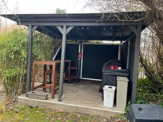 Überdachter Grillplatz