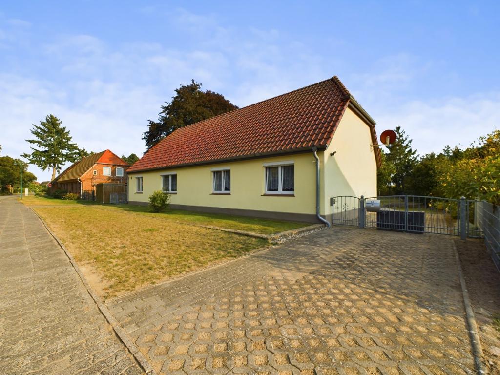 Straßenansicht