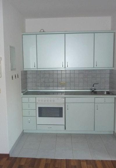 Ihr Rückzugsort in Schwerin - Helle 2-Zimmer-Dachgeschosswohnung mit PKW-Stellplatz - Foto 2