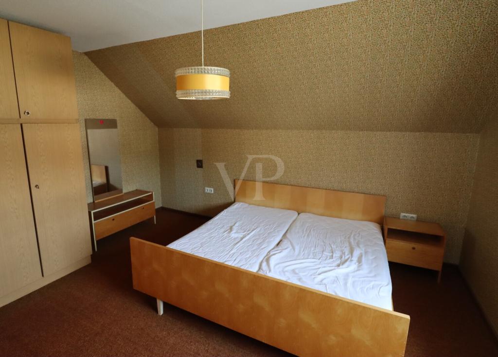 Schlafzimmer DG