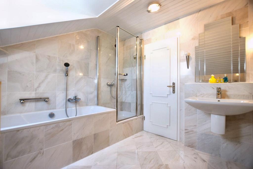 Badezimmer DG