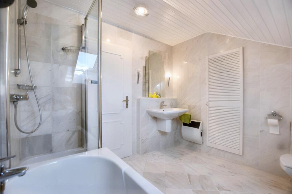Badezimmer DG