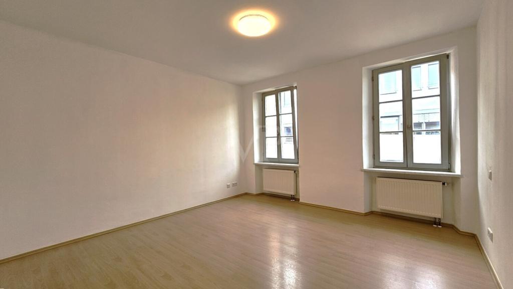 Modernisierte 3-Zimmer-Stadtwohnung mit neuer Einbauküche - Foto 1