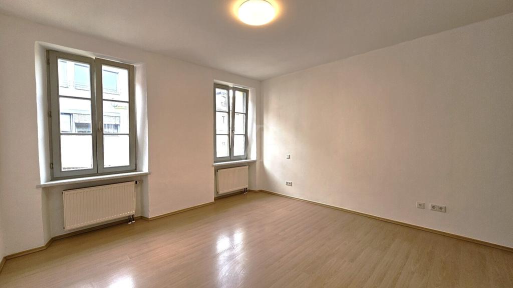 Modernisierte 3-Zimmer-Stadtwohnung mit neuer Einbauküche - Foto 2