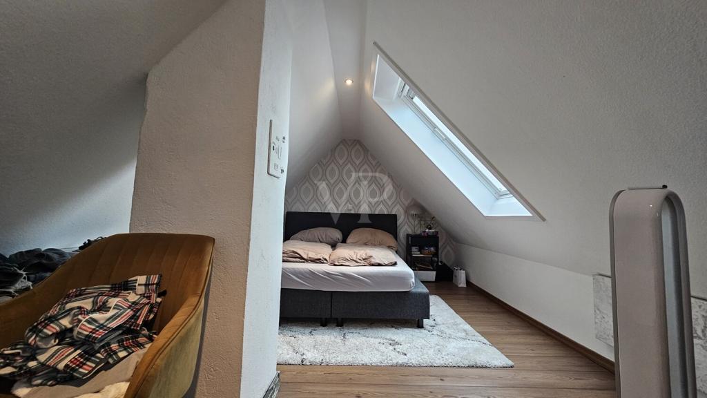 Sonnige 2-Zimmer-Maisonette-Wohnung in Eyb mit moderner Einbauküche, tollem Balkon und PKW-Carport - Photo 4