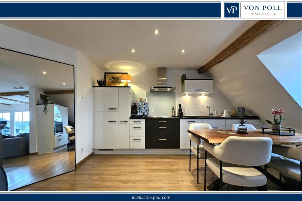 Sonnige 2-Zimmer-Maisonette-Wohnung in Eyb mit moderner Einbauküche, tollem Balkon und PKW-Carport - Photo 5