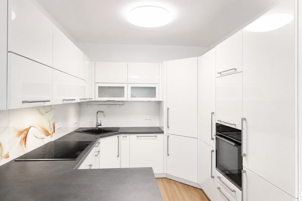 Gepflegte Drei-Zimmer-Wohnung mit Balkon, Einbauküche und jeder Menge Highlights! - Foto 4