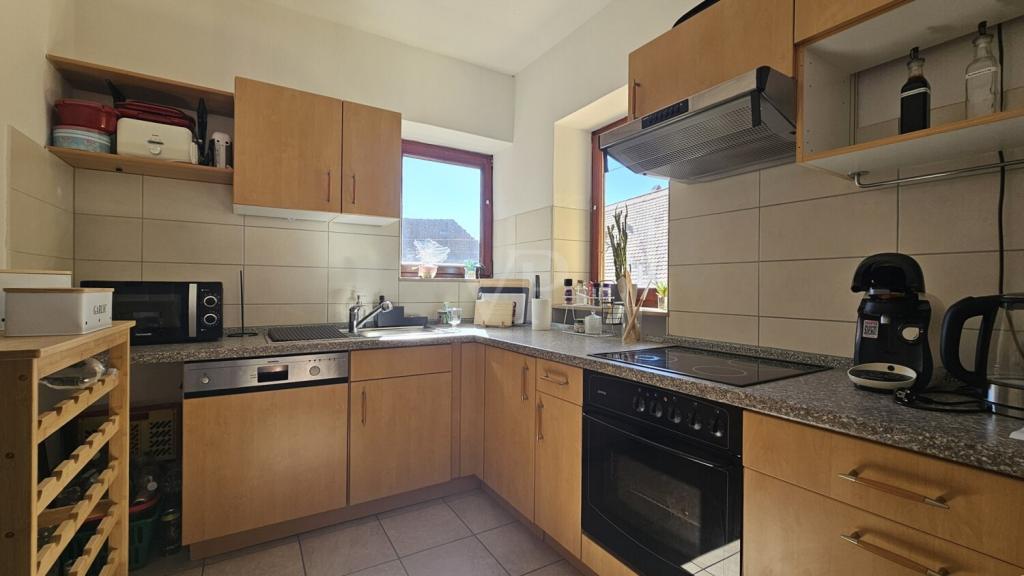 Gemütliche 2-Zi-Dachgeschosswohnung im Herzen der Altstadt - Photo 2