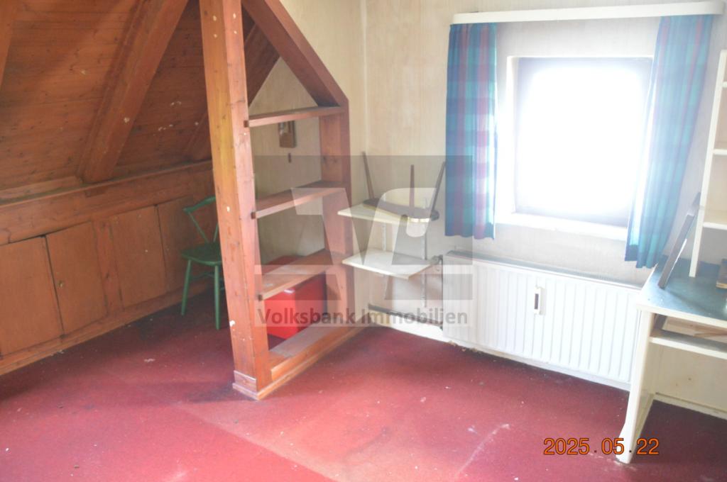 Zimmer im Spitzboden