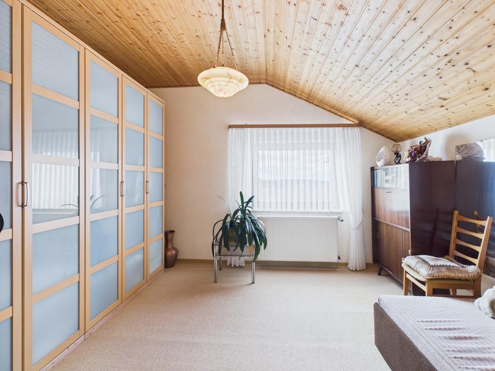 Schlafzimmer DG