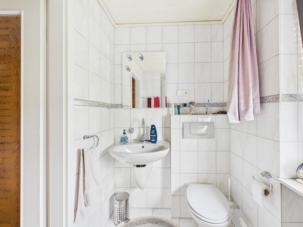 Badezimmer OG links