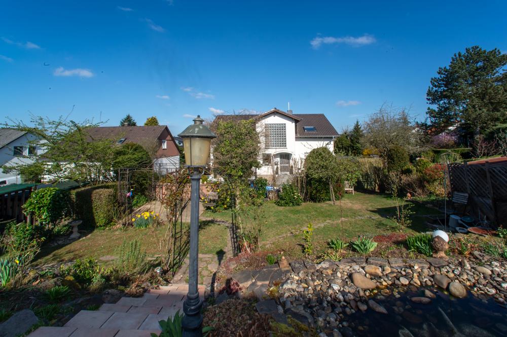 Garten mit Rückansicht