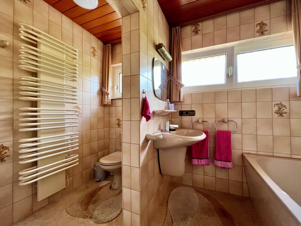 Badezimmer (OG)
