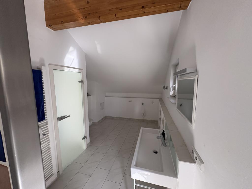 Badezimmer Ansicht 1