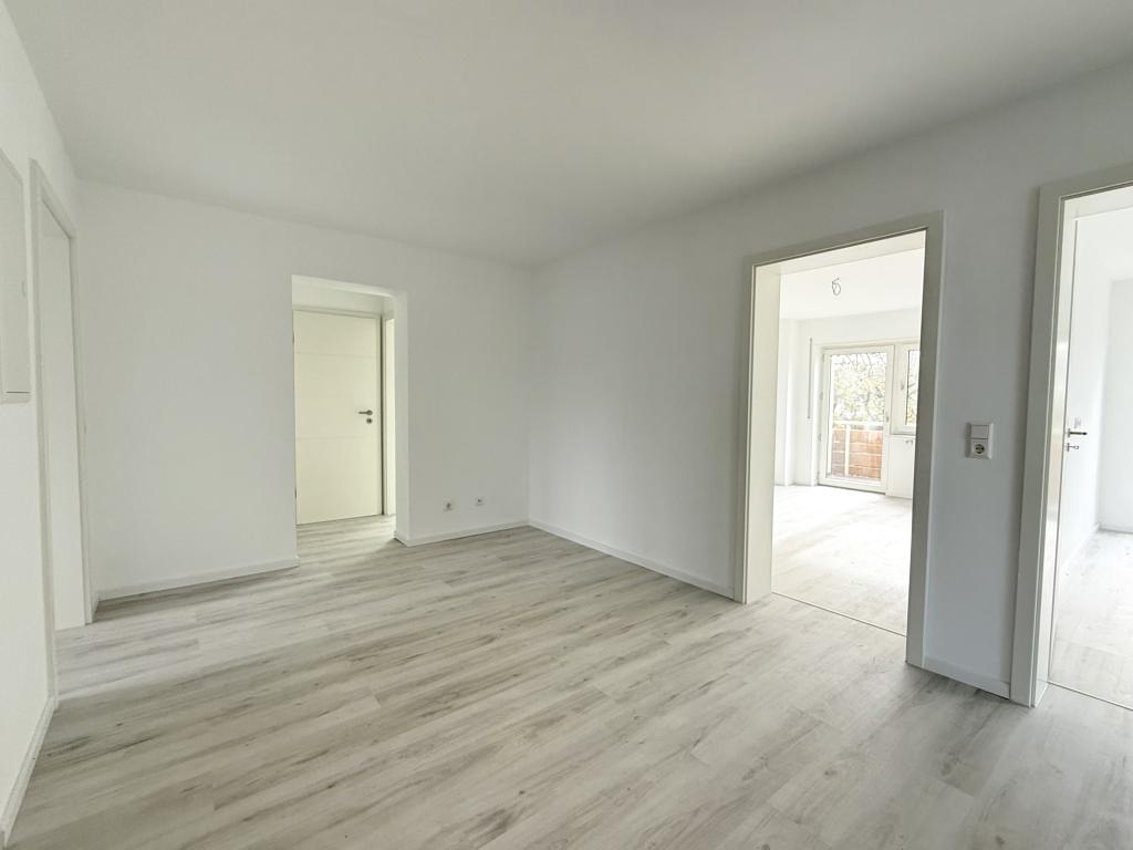 Neu renovierte 4-Zimmer-Dachwohnung mit Balkon und Blick ins Grüne – ruhiges Wohnen nahe Bretten - Foto 1