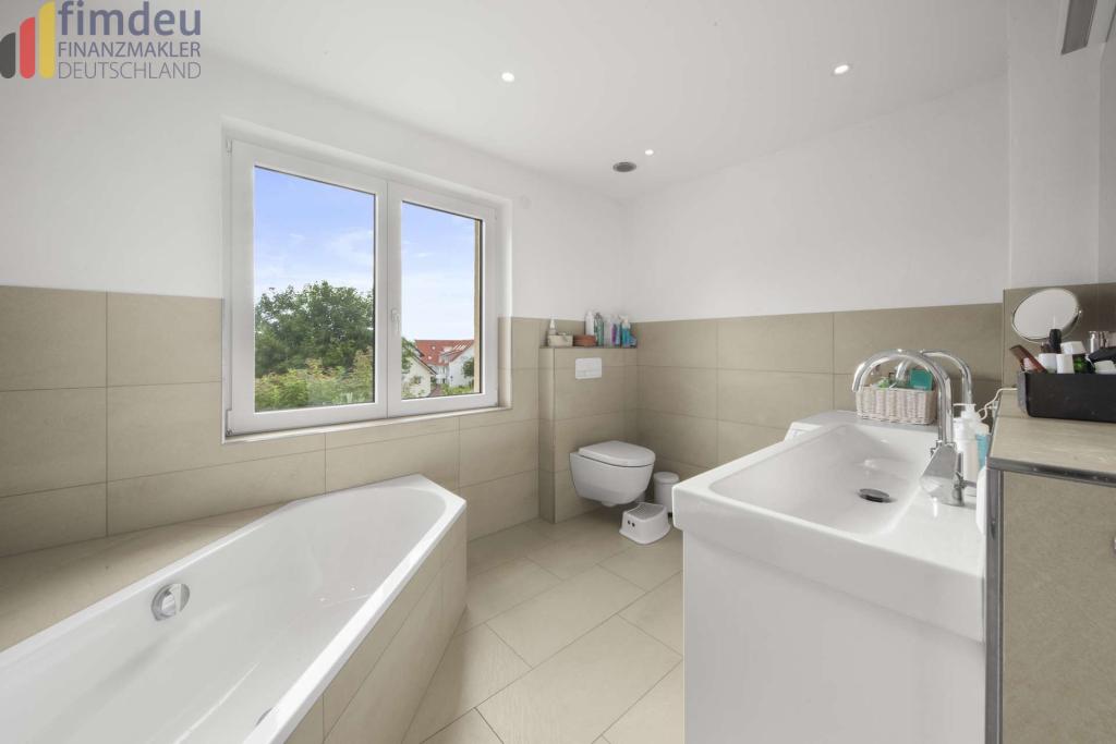 Bad mit Eckbadewanne