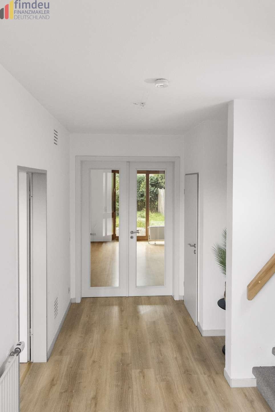 Blick ins Wohnzimmer