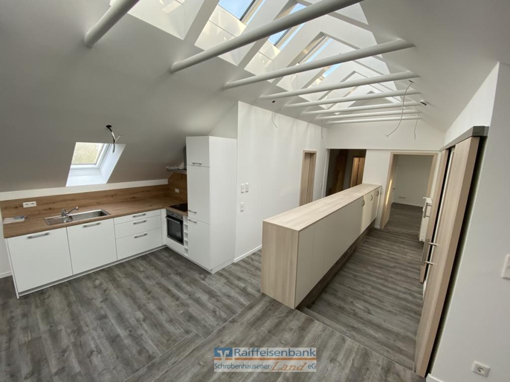 lichtdurchflutete Dachgeschosswohnung mit Klimanlage, Einbauküche usw. in Waidhofen - Photo 2