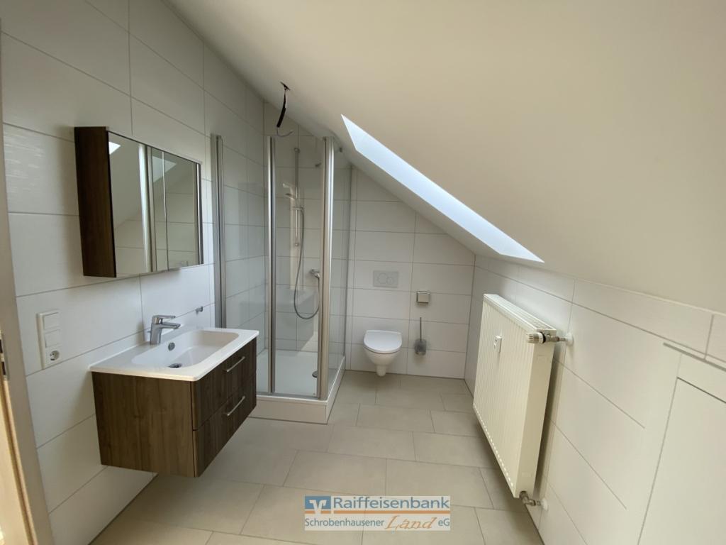 lichtdurchflutete Dachgeschosswohnung mit Klimanlage, Einbauküche usw. in Waidhofen - Photo 4