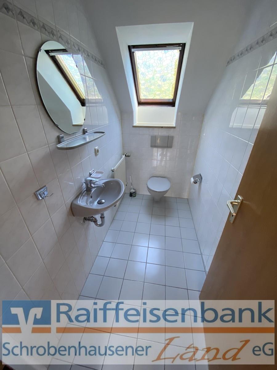 separates WC