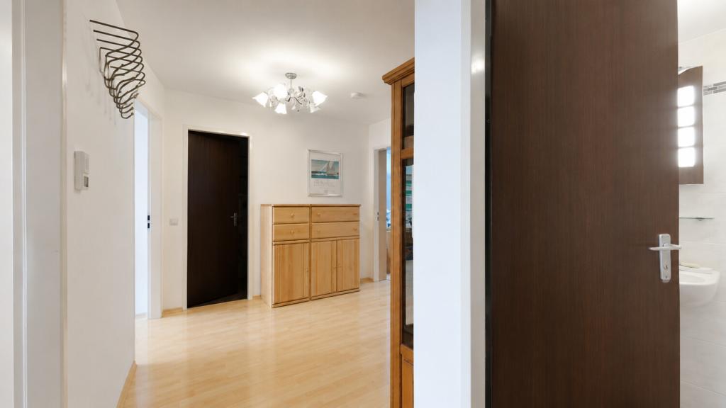 MIETE: Helle 3-Zimmer-Wohnung mit Balkon & TG-Stellplatz in Germering - Photo 5