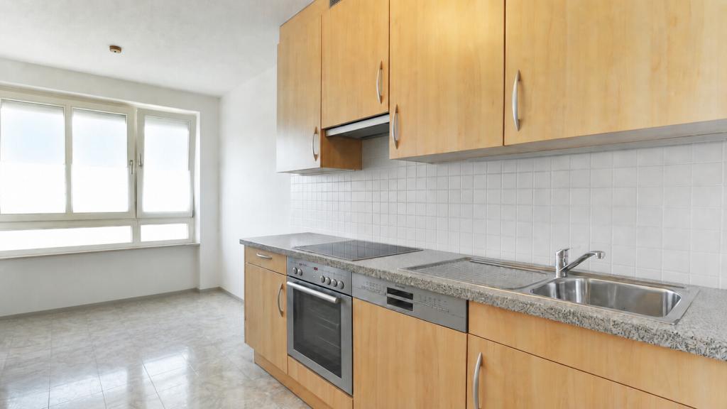 MIETE: Helle 3-Zimmer-Wohnung mit Balkon & TG-Stellplatz in Germering - Photo 2