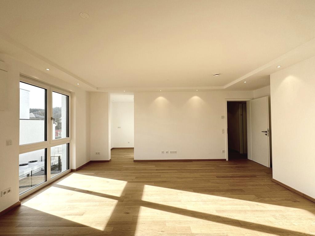 Neuwertige 4-Zimmer Dachterrassenwohnung in zentraler Lage - Foto 1