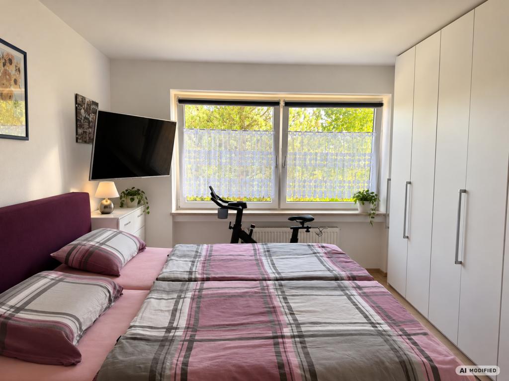 Helle 3-Zimmer-Wohnung im 1.OG mit Westbalkon - Foto 2