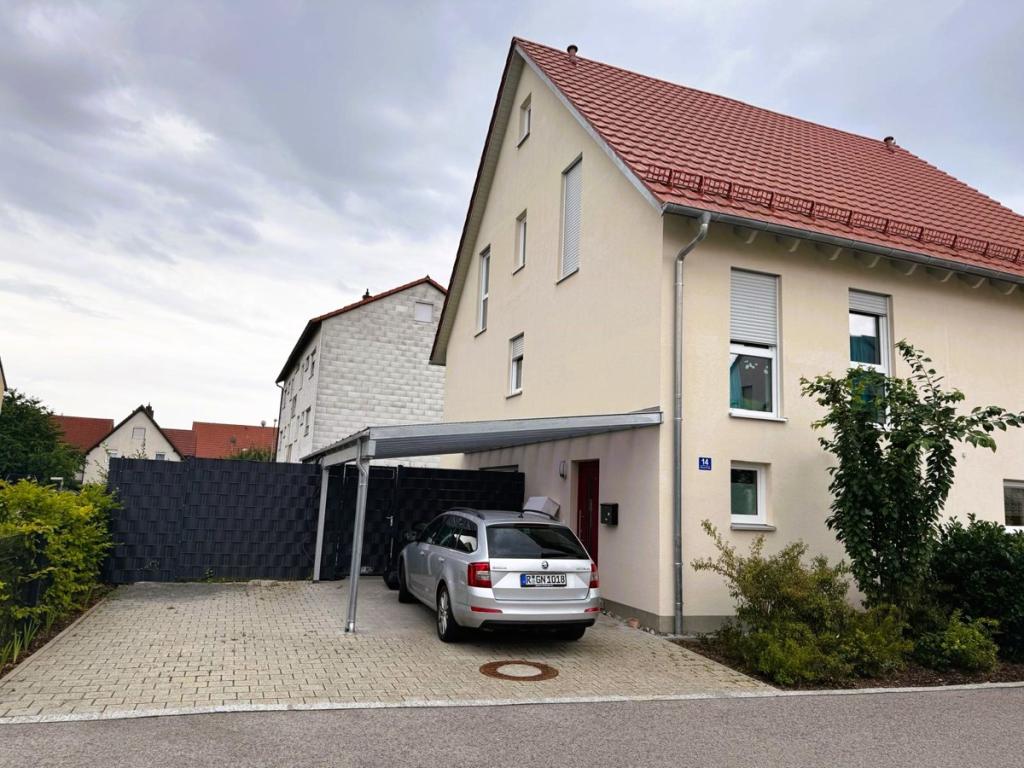 Doppelhaushälfte in Randlage