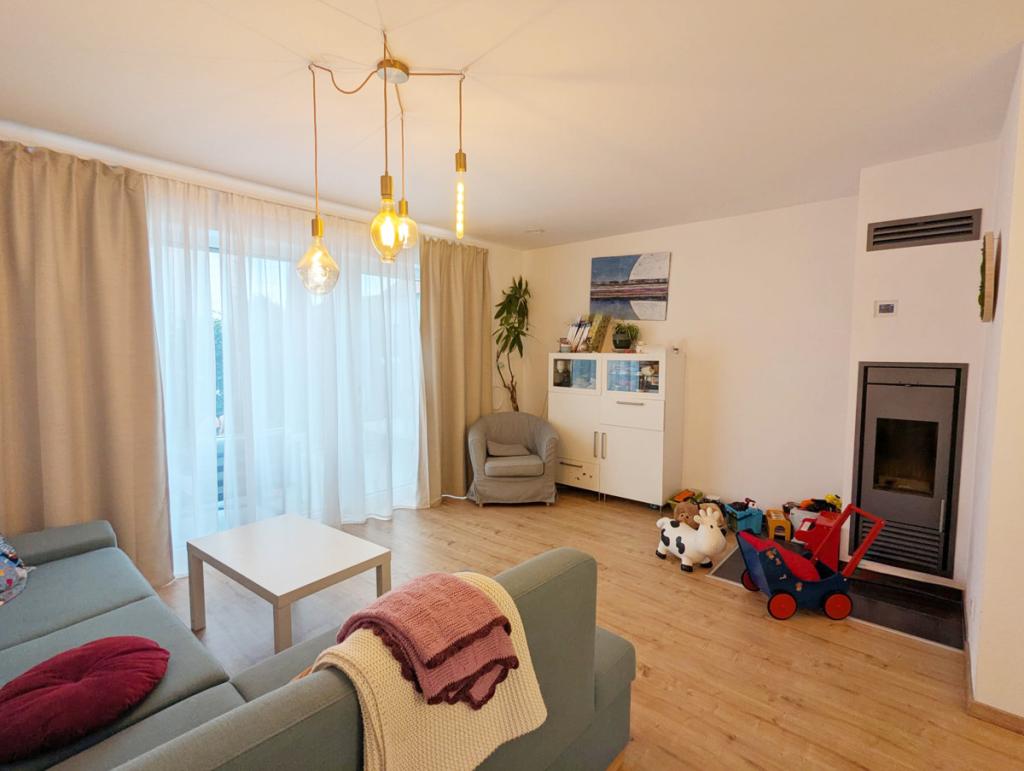 Wohnzimmer mit Kaminofen