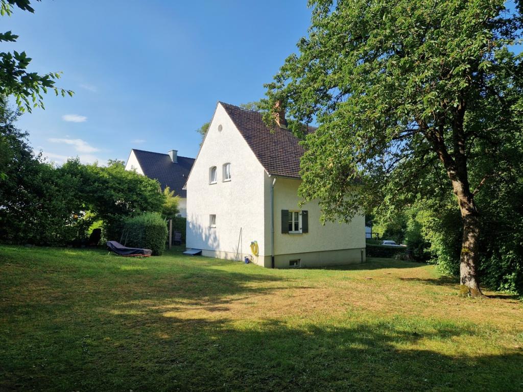Riesiger Südwest-Garten