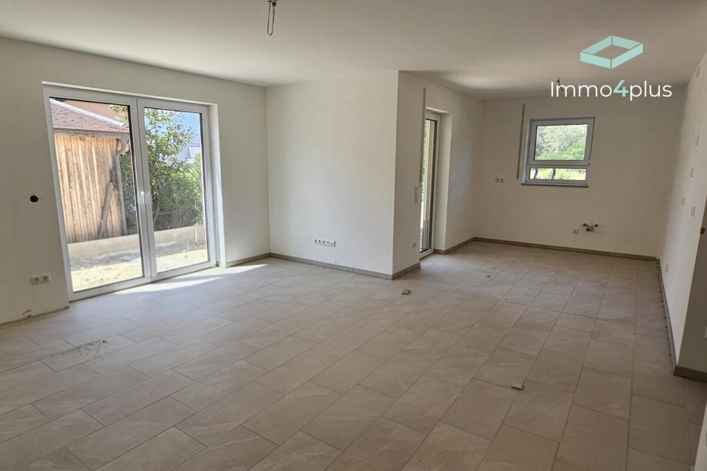 Erstbezug | 3-Zi.-EG-Wohnung mit Terrasse, Garten, Einbauküche & KfW 40 QNG - Photo 2