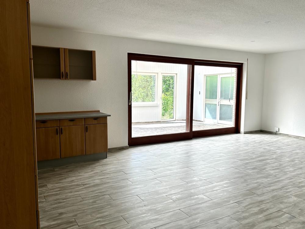 Sanierte 2-Zimmerwohnung mit Küche und Wintergarten! - Foto 1