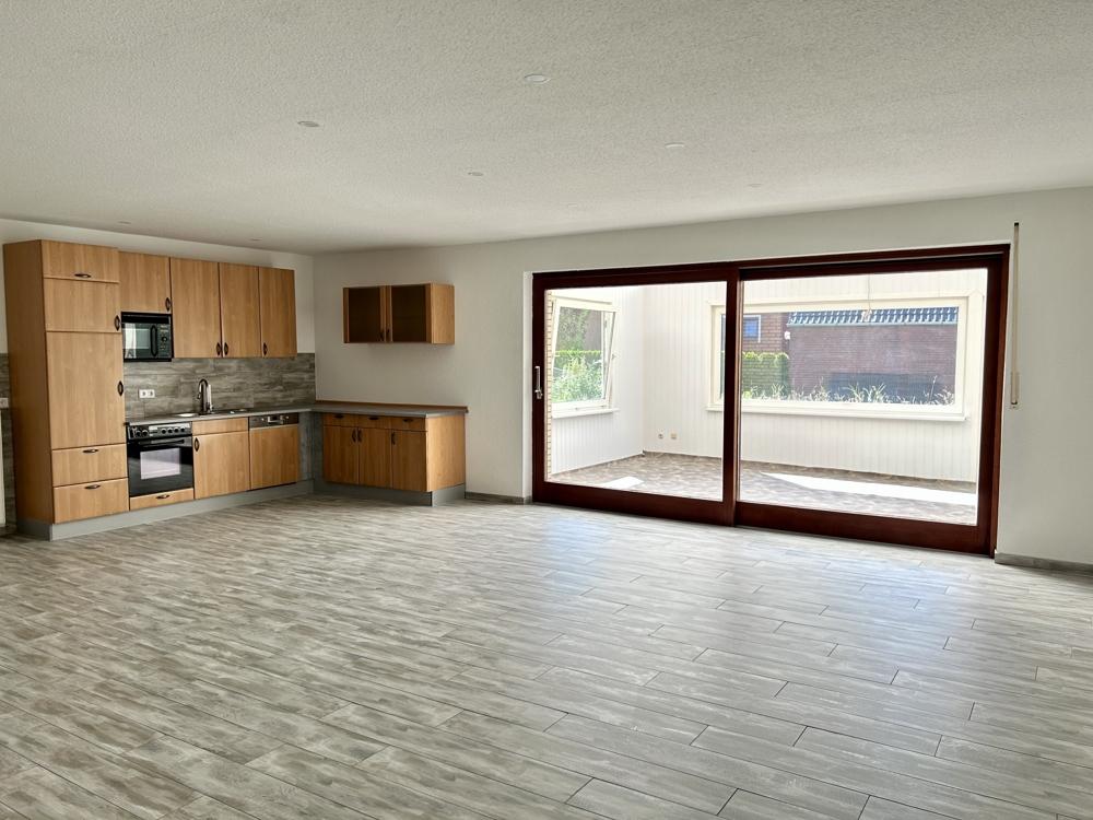 Sanierte 2-Zimmerwohnung mit Küche und Wintergarten! - Foto 3