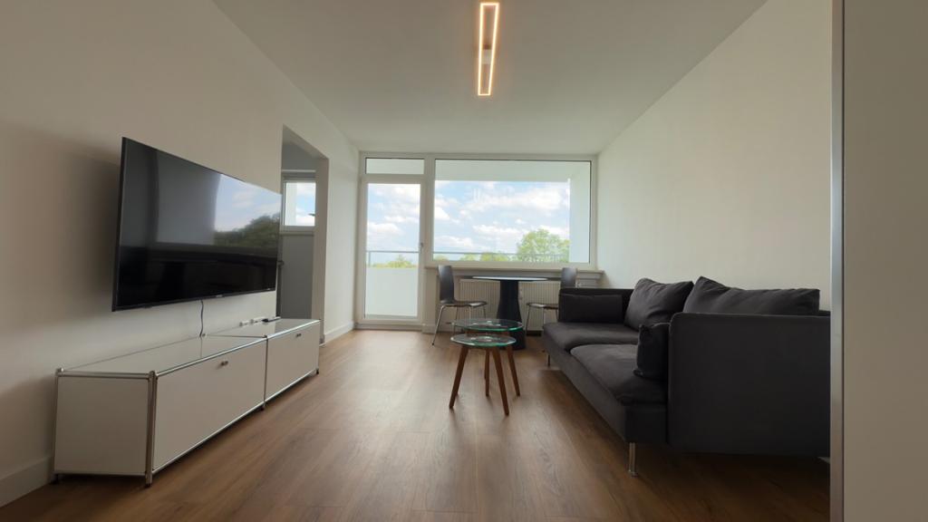 Möblierte 1-Zimmer-Wohnung Zentrums- und AUDI Nähe mit Blick ins Grüne/ idealer Zweitwohnsitz! - Photo 1