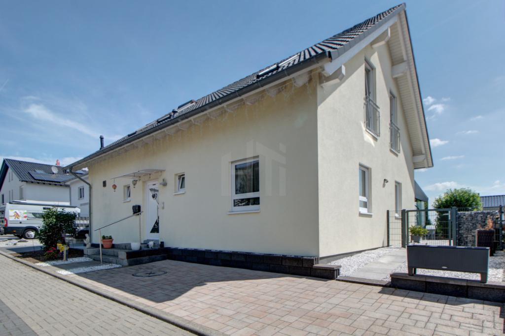 Straßenansicht