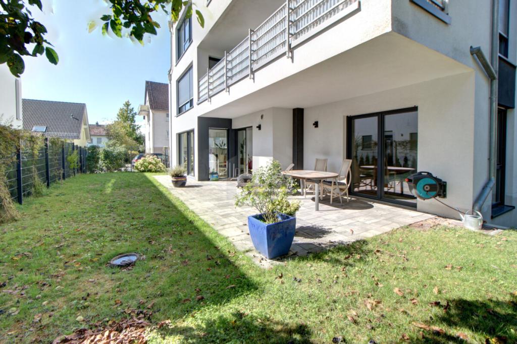 Sonnenterrasse und Garten