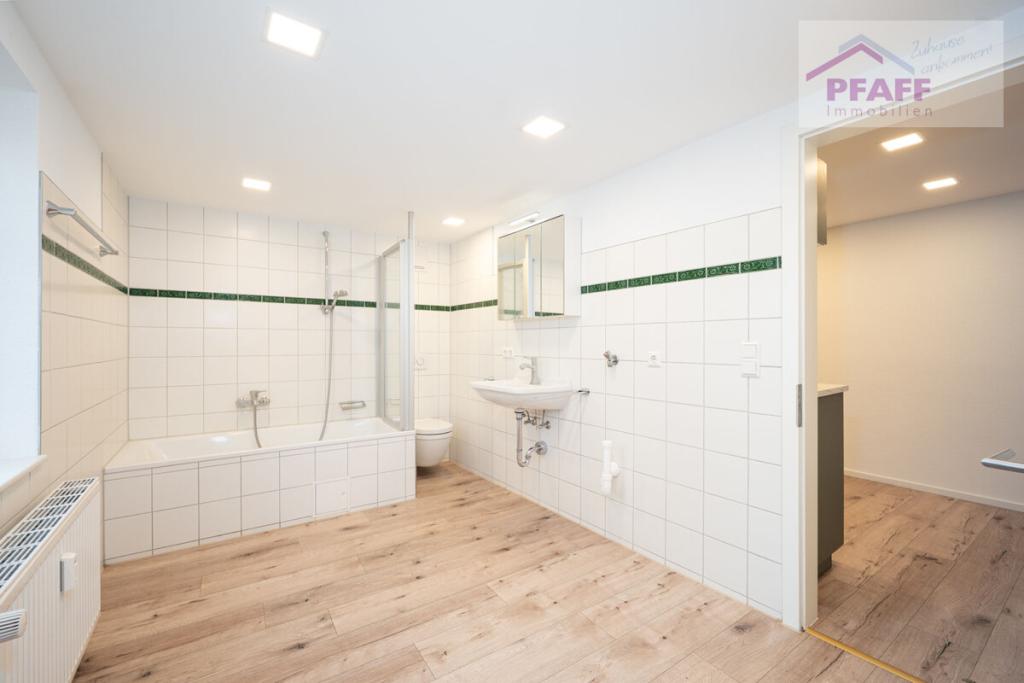 Zuhause ankommen in Gailingen in der Rheinstr.! Modernisierte 3 Zi.-Whg. mit Küche, Garten + Garage - Photo 3