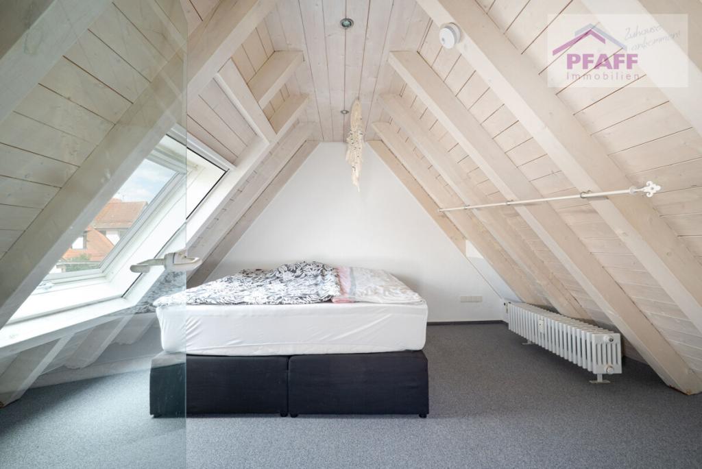 Zuhause ankommen in Radolfzell in der Höllstraße! Charmante 2,5 Zi.-Whg. im Dachgeschoss - Foto 2