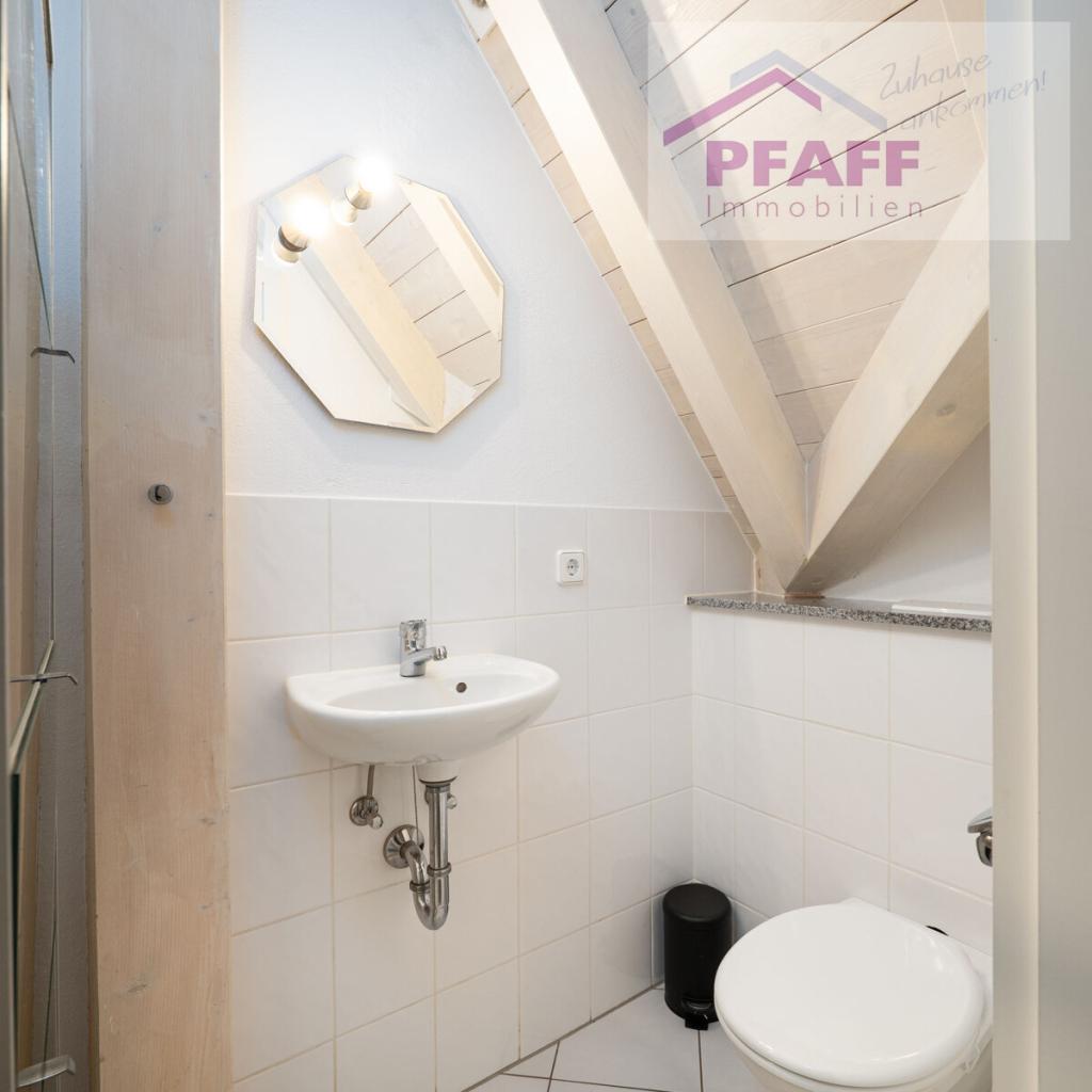 Zuhause ankommen in Radolfzell in der Höllstraße! Charmante 2,5 Zi.-Whg. im Dachgeschoss - Foto 4