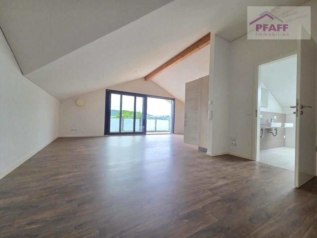 Zuhause ankommen in Gaienhofen im Gütebhohlweg! Traumhafte 3 Zi.-Wohnung im DG mit Seeblick - Photo 1