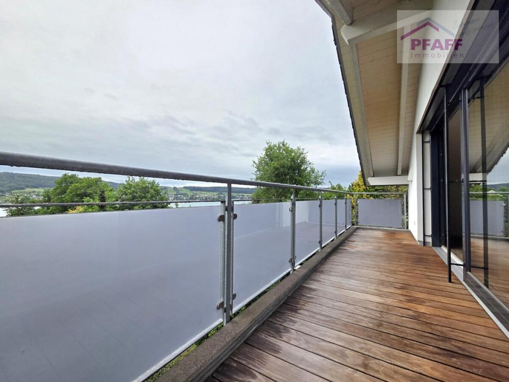 Zuhause ankommen in Gaienhofen im Gütebhohlweg! Traumhafte 3 Zi.-Wohnung im DG mit Seeblick - Photo 3