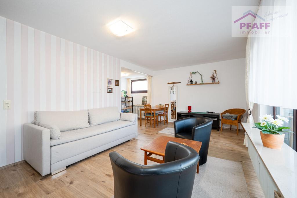 Zuhause ankommen in der Rhönstrasse in Schönwald! Möblierte 1 Zi.-Whg. mit Einbauküche + Stellplatz - Photo 2