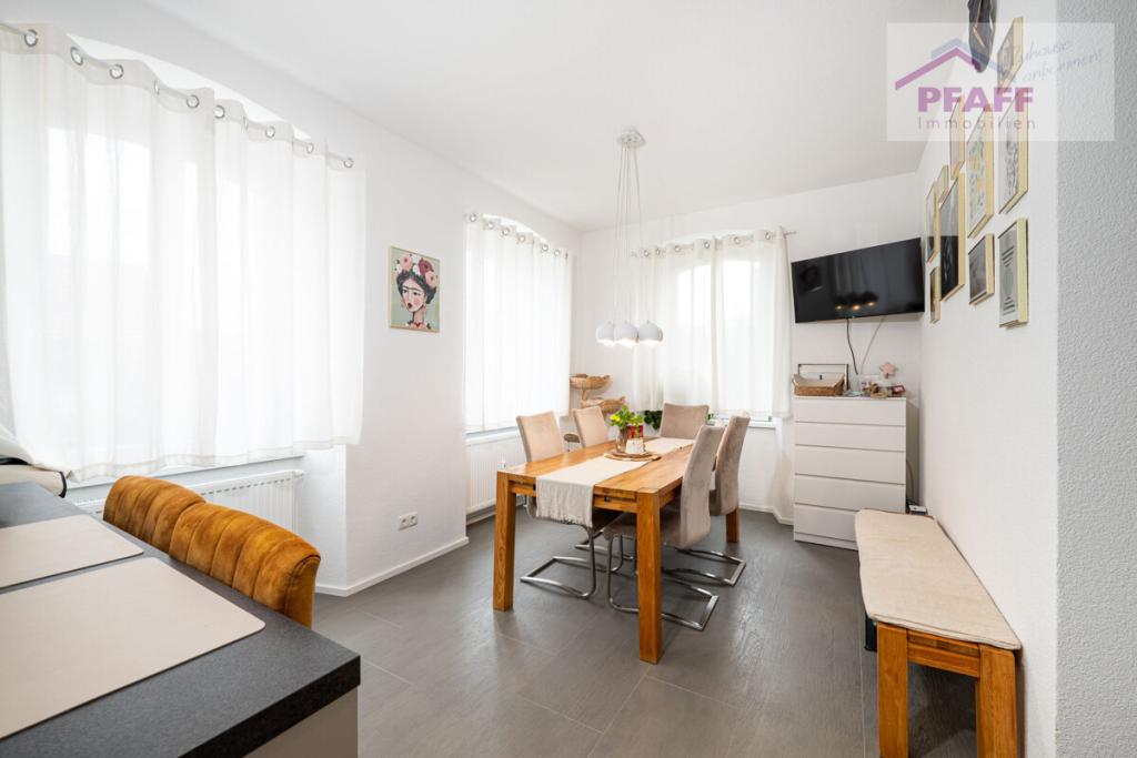 Zuhause ankommen in Ehingen! Schöne 4 Zimmer-Maisonettewohnung mit Stellplatz und Einbauküche - Foto 2