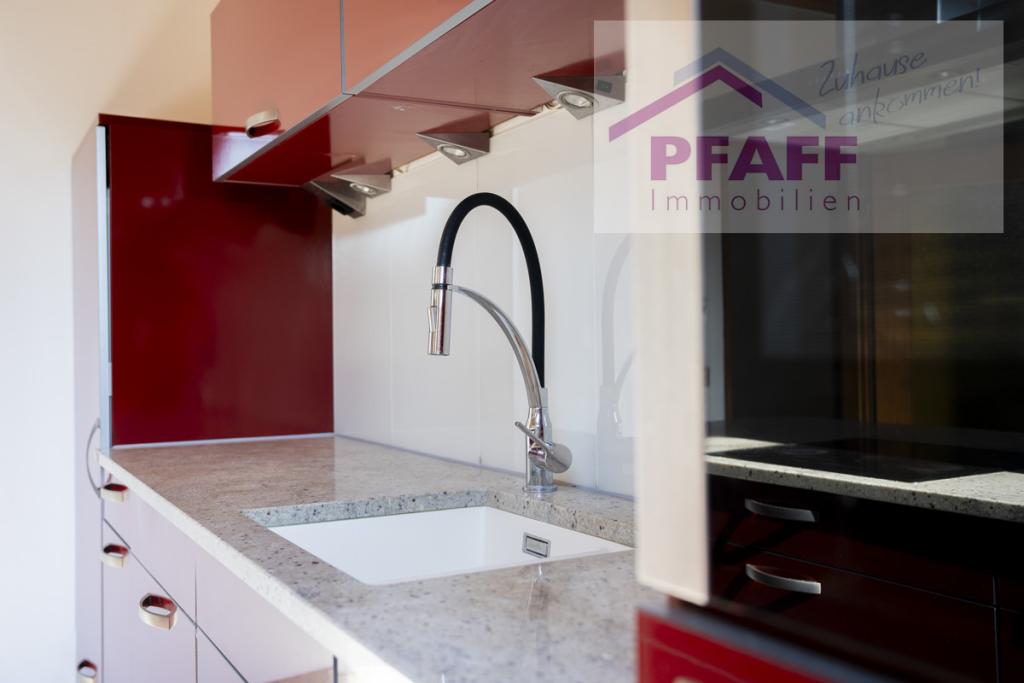 Zuhause ankommen in Welschingen! 4 Zi.-Whg. mit modernem Bad, Küche und Balkon in einem 2 Fam-Haus - Photo 2