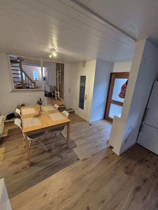 Reihenhaus in Vallendar, 110 qm, 4 Zimmer, 2 Bäder, Balkon, 2 Stellplätze, 1.050 € kalt - Photo 2